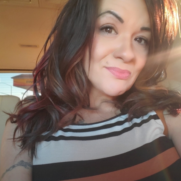 Meet your Posher, Marissa - Picture 3 of 3